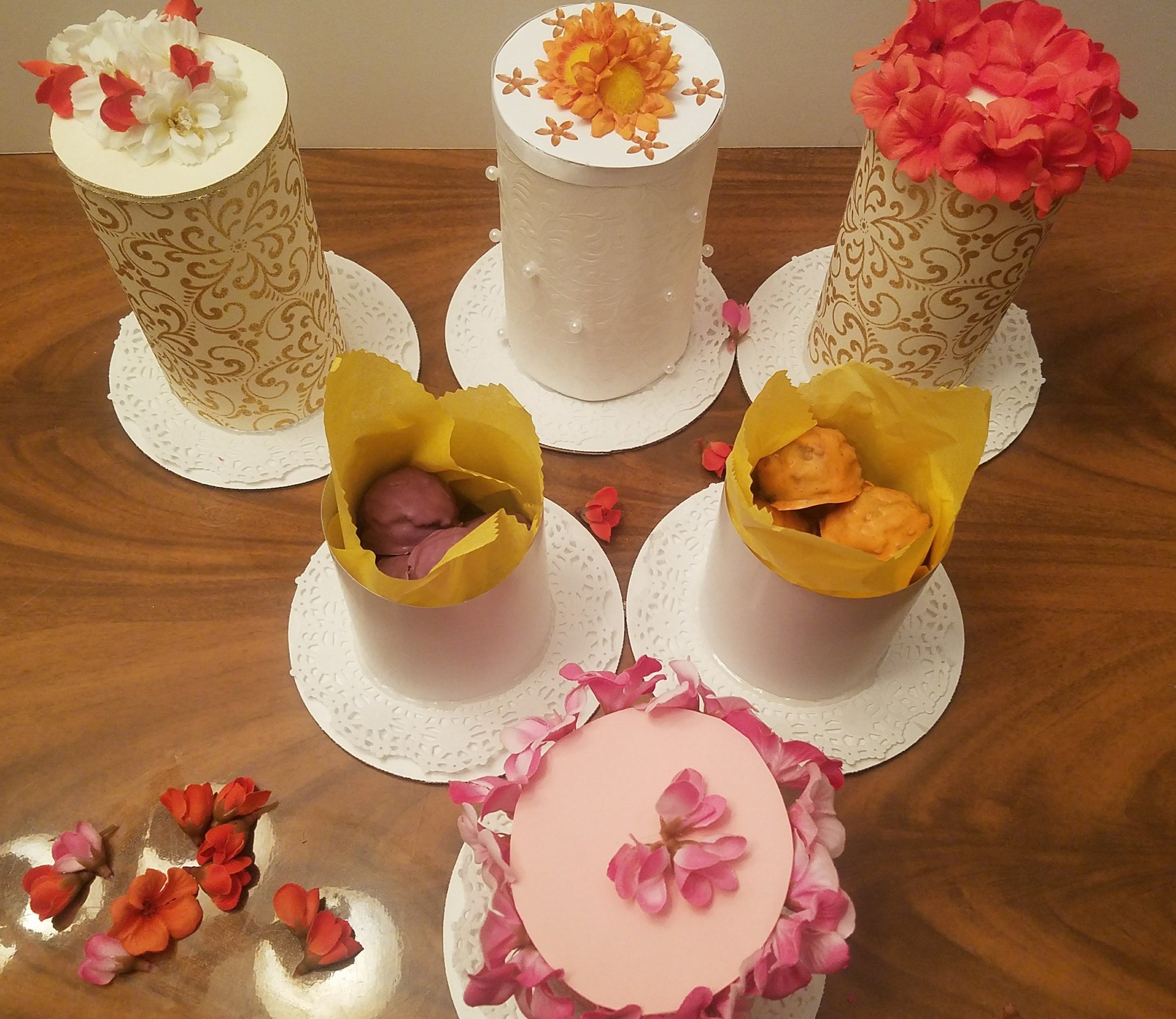 Mini cake confection boxes/party favors